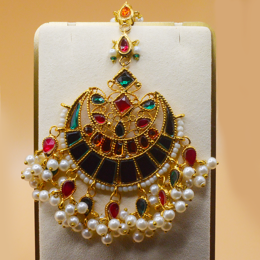 Rihana Kundan Earrings & Teeka Set
